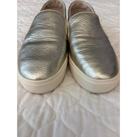 Birdies 7.5 The Swift Slip On Silver Leather Shoes
Boat shoes - Picture 4 of 8